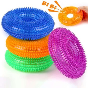 Squeaky Teeth-Cleaning Dog Toy – Spiky TPR Chew for All Breeds